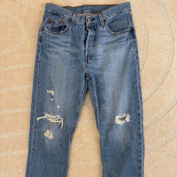 Levi's Straight Leg Distressed Denim Petite - Picture 1 of 4
